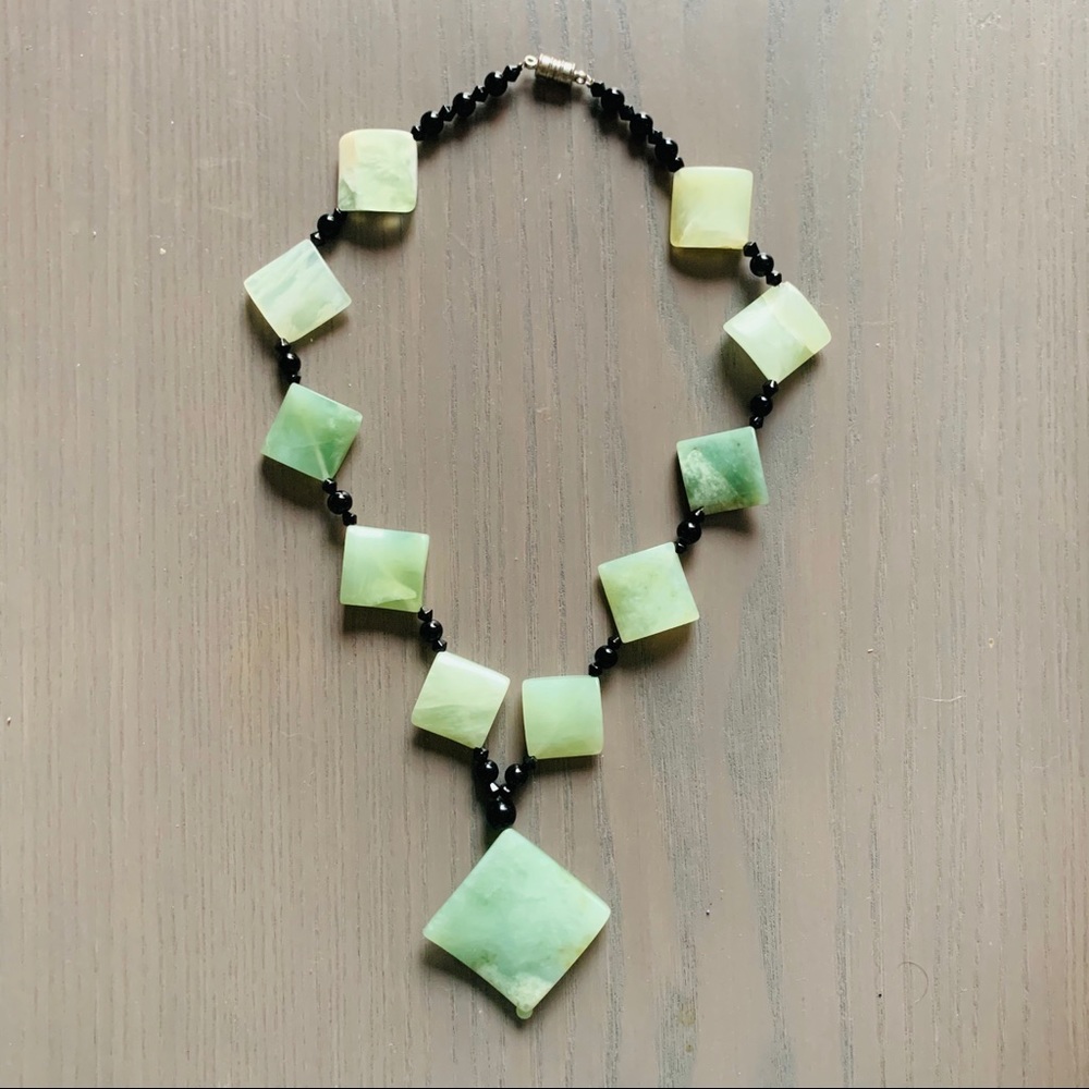 Jade Green Stone Necklace - Picture 3 of 4